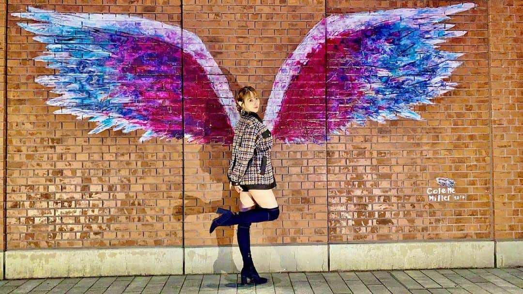 日向カンナさんのインスタグラム写真 - (日向カンナInstagram)「シエンフルール👁「Wing 」👼🏻✨✨ ロビンの技も使えるようになっちゃった😉! 最近また、「仲間」を熱く感じる為にNetflixでワンピース見出したら、ウォーター7から止まらない😭😭😭（1番好きな、エニエスロビー編） 何度見ても、ワンピースが好きすぎる〜! ・ 俄然、私はナミを目指して生きてるけどね😉🍊 やんちゃ娘でセクシーで小悪魔で、でも知識豊富で頭の回転が早くて、家族や仲間を大切に思う理想の女性🌹 ・ ん〜〜明日からの舞台も、ワンピースを思い出しながら、仲間の為に私も戦うぞぉ💪✨✨ ・ #横浜 #みなとみらい #オシャレ #オシャレコーデ #羽 #大人カジュアル #大人コーデ #大人可愛い #大人可愛いコーデ #ワンピース #アニメ好きな人と繋がりたい #アニメ #夜景 #東京 #スタイル #ファッション #ファッションコーデ #秋コーデ #スタイル抜群 #理想の体型 #憧れ #努力 #大人女子 #フォトスポット」11月19日 21時32分 - kanna_hinata