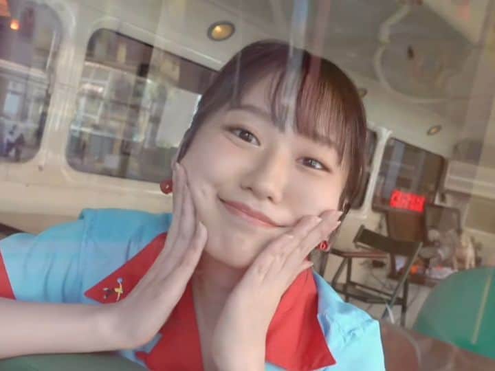 モーニング娘。'20のインスタグラム：「- . ちぇる、写真集おめでとう🎊🎉 . . #野中美希 . .」