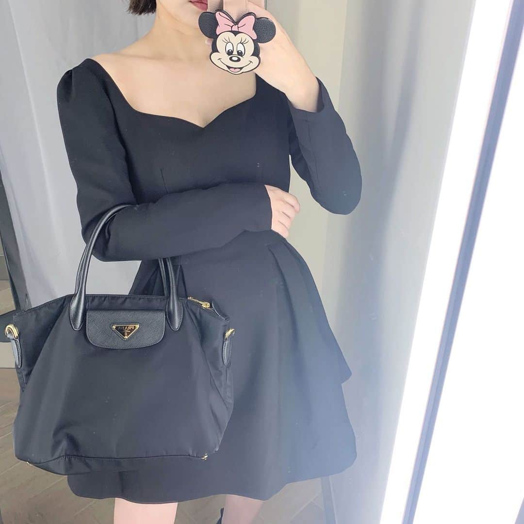 のインスタグラム：「. 最近こっそりWEARをはじめたので 私服の写真をよく撮ります👶🏻  #私服#ワンピース#バースデーバッシュ #wear#ootd#birthdaybash#prada#l4l#いいね返し」