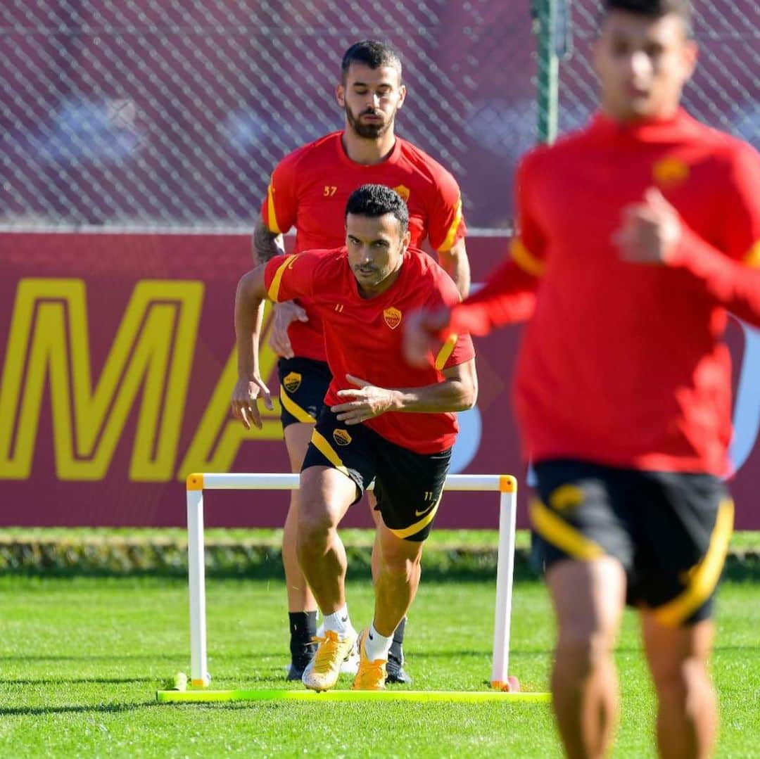 ペドロ・ロドリゲス・レデスマさんのインスタグラム写真 - (ペドロ・ロドリゲス・レデスマInstagram)「Working really hard 💪🏻🏋🏻‍♂️ #ForzaRoma #ASRoma」11月19日 21時50分 - _pedro17_