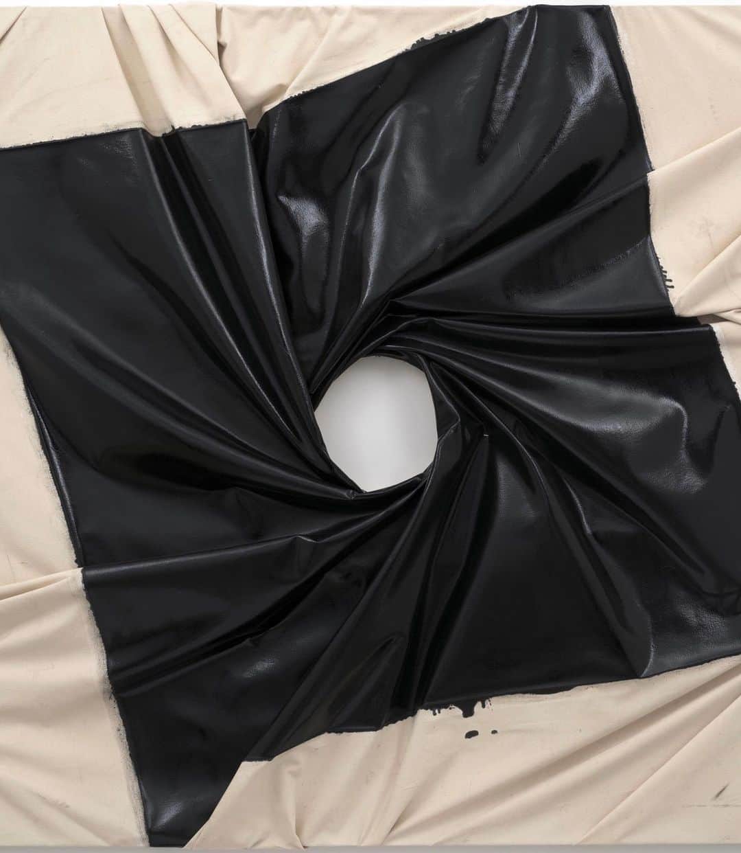 プロエンザスクーラーのインスタグラム：「Steven Parrino ‘Spin-out vortex (Black hole)’ 2000」
