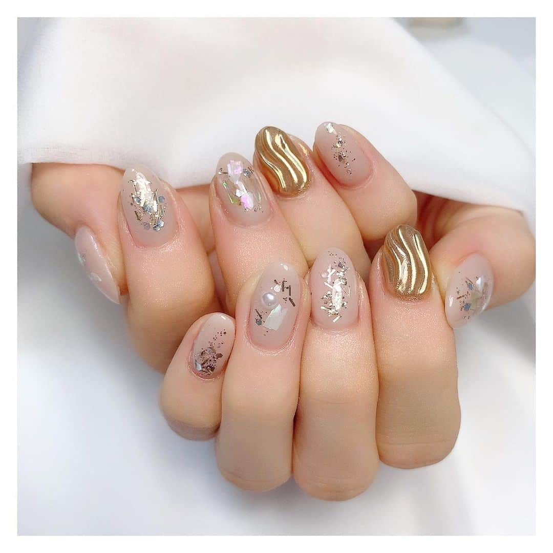 大森莉緒さんのインスタグラム写真 - (大森莉緒Instagram)「・ ・ new nail 💅💎 ・ ・ 今回は秋っぽい感じ(^^)🍁 ・ ・ 初めて波っぽいのをやっていただいたんだ〜🤤✨ ・ ・ @rin_nail_rin  今日はありがとうございました( ¨̮ )❤ いつもお話するのも楽しいです😚 ・ ・ #大森莉緒 #おーりお #おりおんず #ネイル #ネイルデザイン #ジェルネイル #韓国ネイル #秋ネイル #もやもやネイル #ゴールドネイル #ニュアンスネイル #nails #nail #pink #silver #추천 #네일디자인 #네일」11月19日 22時03分 - rio.ohmori