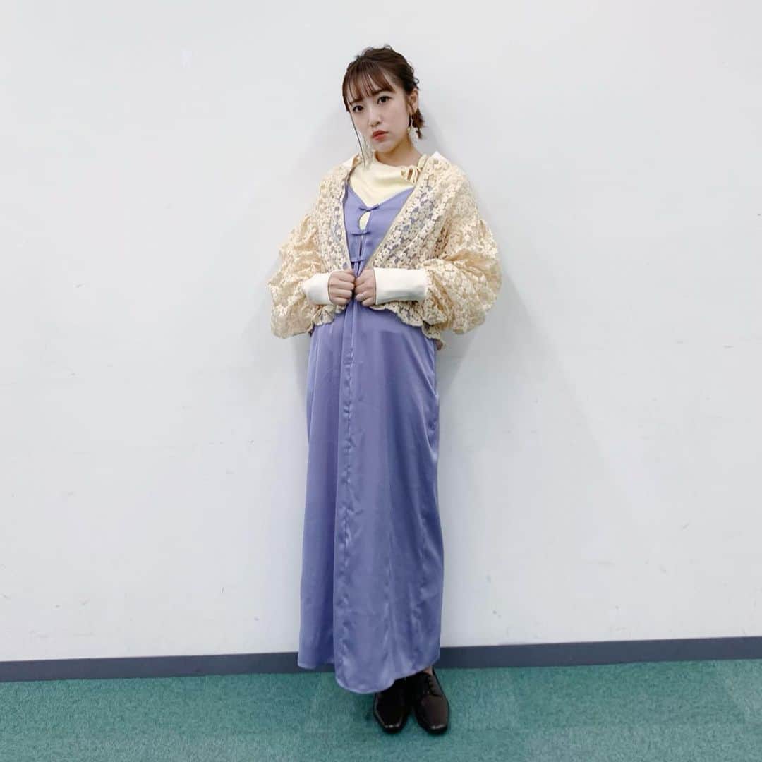 高橋みなみさんのインスタグラム写真 高橋みなみinstagram お散歩して Adidasoriginals でお買い物ー 可愛いブルゾン見つけたから購入 からのクロちゃん合流 からのまさかのお揃い購入 地獄のペアルックだしん 買ったらすぐ着るタイプなので このまま街をお