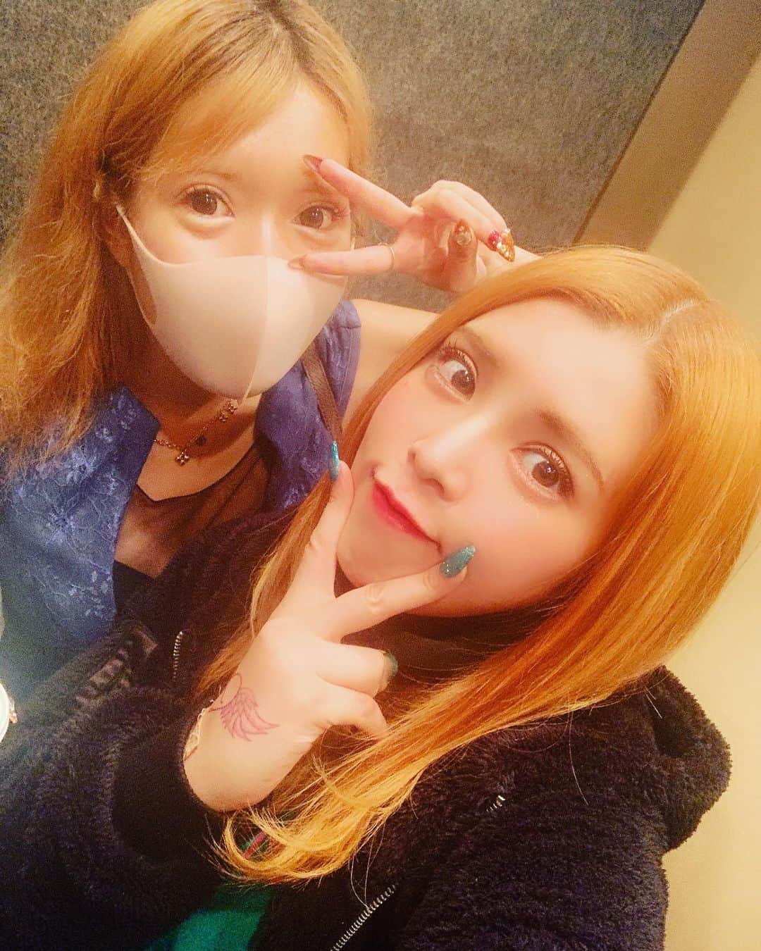 坂口杏里のインスタグラム：「sui（朝キャバ） EMU→リュアーグ 同じで家泊まりに来て 爆睡してた子ですww  さて！ 本日も😝😆  09054307175  ↑何かあればこちらまで！ Bar Cachette (カシェット) 東京都新宿区歌舞伎町2-11-7 メトロビル4階 営業時間 1:00～7:00  お待ちしてますん💕 男性１時間3000円 女性１時間1500円 （飲み放題）  ライン交換、写メ撮ろ🥰」