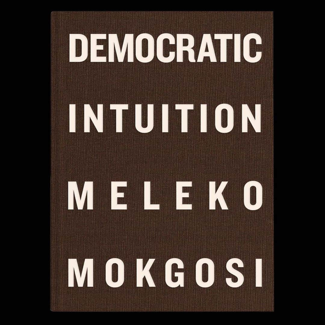 ガゴシアン・ギャラリーさんのインスタグラム写真 - (ガゴシアン・ギャラリーInstagram)「To mark the publication of “Meleko Mokgosi: Democratic Intuition” Gagosian and Jack Shainman Gallery will host a dialogue between the artist and critic Antwaun Sargent today at 1pm EST.  Published by Pacific with Jack Shainman Gallery, the book documents Mokgosi’s epic painting project "Democratic Intuition" (2013–20), which explores the internal contradictions of the theory that the function of democracy is dependent upon accessible education. Compelling genre scenes, often involving prominent figures from African public life, jump-cut between the confines of manual work, the freedoms of intellectual enterprise, and their ties to gender and race. In a conversation introduced by Gagosian director Louise Neri and moderated by Jack Shainman Gallery director Joeonna Bellorado-Samuels, Mokgosi and Sargent will revisit their featured dialogue in the book and discuss the artist’s interdisciplinary investigation of postcolonial nationhood and the democratic process. Follow the link in our bio to register.  This is the first of a season of weekly online dialogues with Mokgosi and other partners running through December 12, in conjunction with the artist’s first solo exhibition in the United Kingdom and Europe at Gagosian, Britannia Street, London. Stay tuned for more! __________ #MelekoMokgosi #Gagosian @sirsargent @teacherbell @sephsees @joeonna @jackshainman @pacific_pacific (1) Meleko Mokgosi, "Lerato: Philia 2," 2016 © Meleko Mokgosi, courtesy Jack Shainman Gallery and the artist; (2-6) "Meleko Mokgosi: Democratic Intuition" (New York: Pacific Publishing, 2020). Photo: Dan Bradica © Pacific; (7) Meleko Mokgosi; (8) Antwaun Sargent © Darius Garvin」11月19日 22時30分 - gagosian