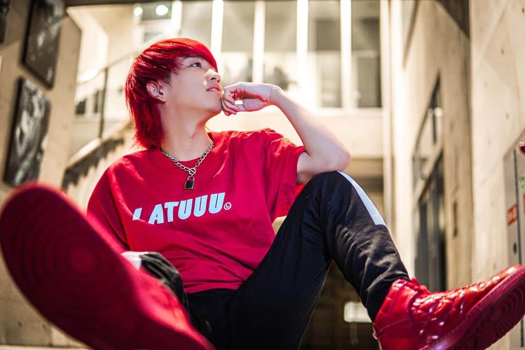 マイキさんのインスタグラム写真 - (マイキInstagram)「自分らしく生きたいですね☺︎  ファンクラブ限定Tシャツ(赤)を着てます」11月19日 22時37分 - maikidrum