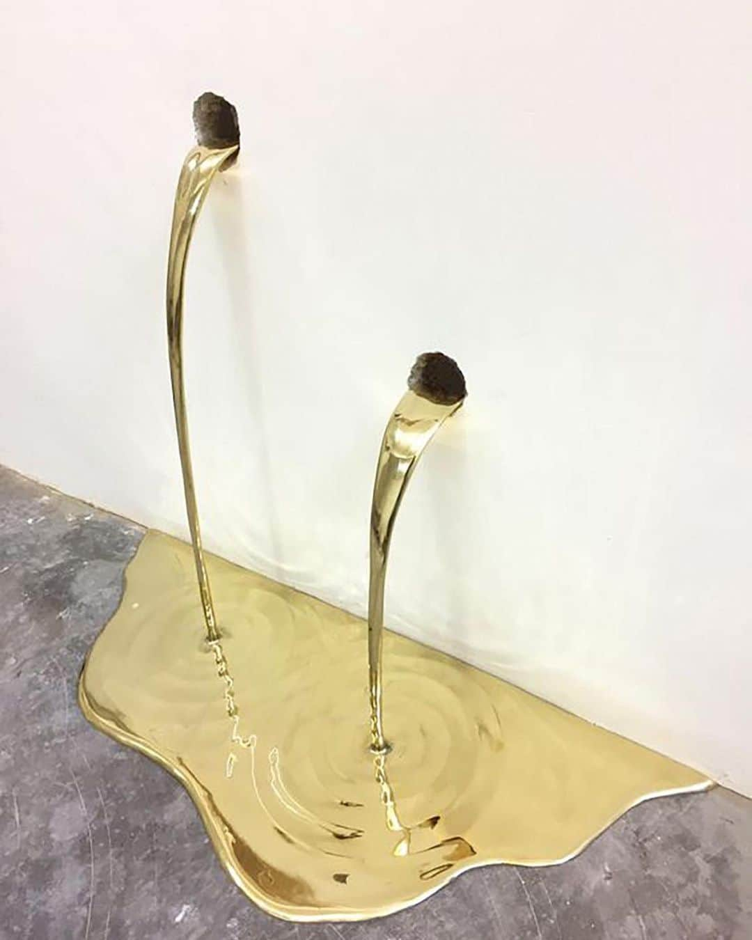 パット・マグラスさんのインスタグラム写真 - (パット・マグラスInstagram)「LIQUID GOLD ⚡️⚡️⚡️ by Vanderlei Lopes serving MAJOR #inspiration for #Gold001 #METALMORPHOSIS005 ⚡️⚡️⚡️#CelestialDivinity #PMGAnniversary」11月19日 22時38分 - patmcgrathreal