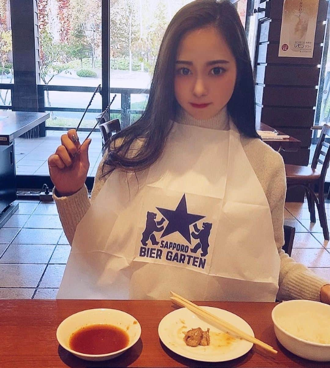 小西陽向のインスタグラム：「初ジンギスカン🐏❤️ 美味しすぎてびっくりしました🥺 逆光だからか画質が悪い…。 . . . #神戸　#セレッソ大阪応援ナビゲーター　 #関西　#インフルエンサー　#お洒落さんと繋がりたい　#美容　#エステ　#神戸女子 #女子大生 #セレッソ大阪　#セレサポ　#セレ女　#jリーグ　#model #関西モデル　#スポーツ女子　#空手　#器械体操　#空手女子　#jリーグ　#jリーグ女子　#北海道旅行　#北海道　#ジンギスカン　#札幌ジンギスカン　#札幌グルメ　#札幌ビール園　#札幌ビール　#sapporobeer #北海道グルメ　#肉」