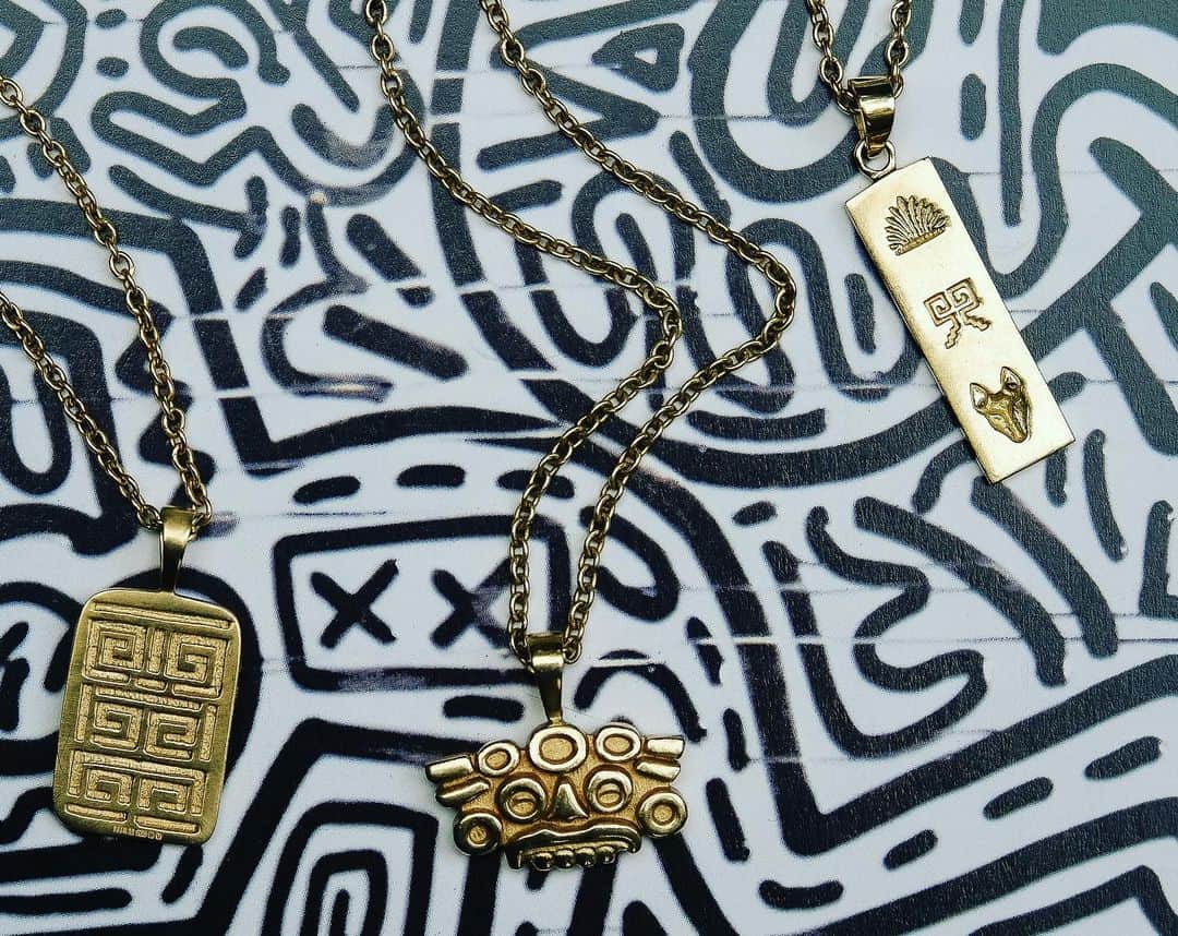 ジェイドジャガーのインスタグラム：「Gifts for men from my Zapotec collection beautiful 18 carat gold  beautifully  crafted #jadejaggerjewellery #keithharing」
