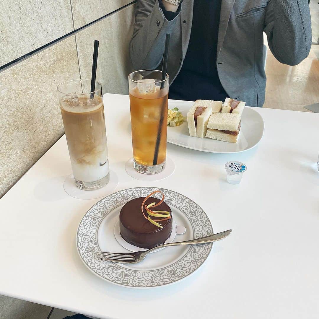 もえち。のインスタグラム：「. . . 濃いいチョコケーキって最高よね . . #東京都庭園美術館 #目黒 #目黒カフェ#東京カフェ#美術館デート#20201119」