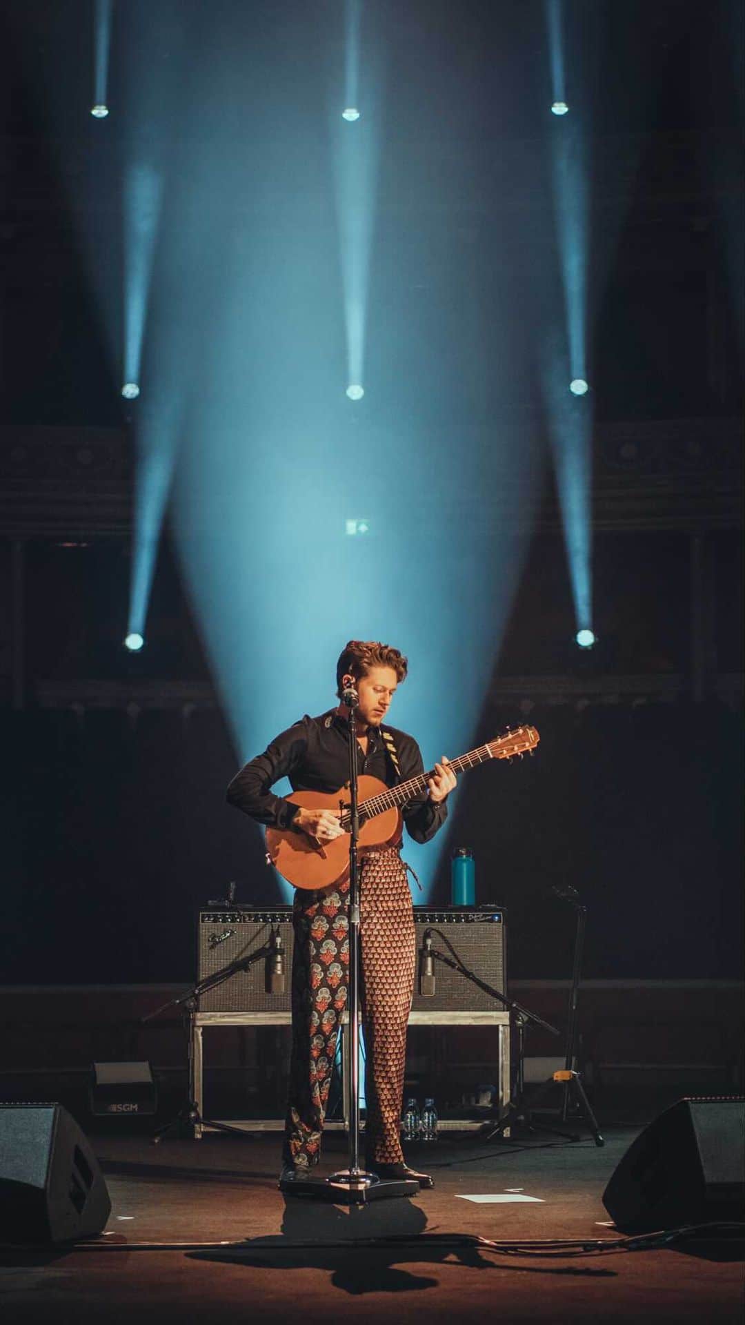 ナイル・ホーランのインスタグラム：「A truly unforgettable day. Thanks again to everyone who helped donate to @weneedcrew by buying a ticket to the show and to @bose for supporting my performance. #BoseHeadphones #TeamBose  📹: @henrycroston」