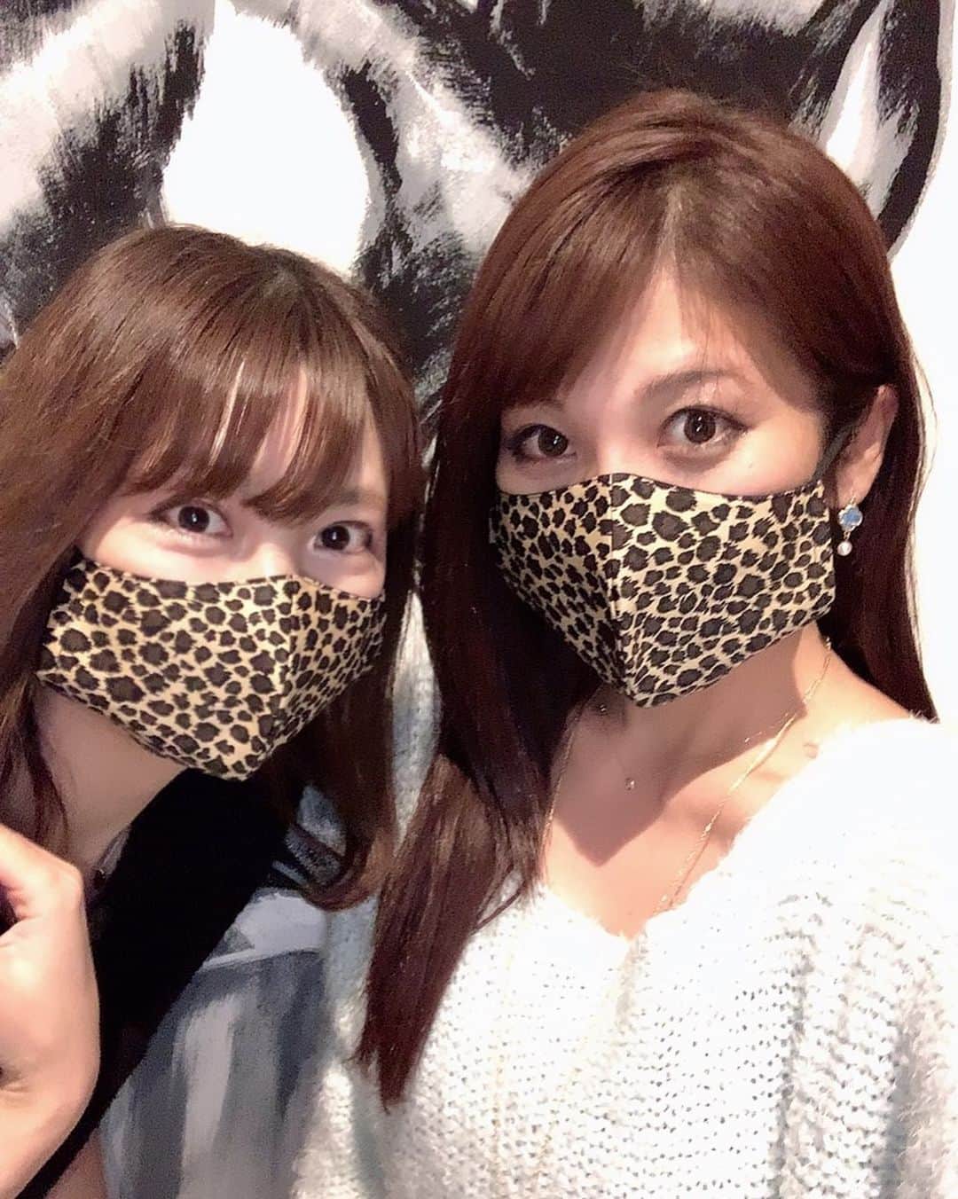 神谷麻美さんのインスタグラム写真 - (神谷麻美Instagram)「ももちゃんとご飯〜🥰🍰❣️✨ #豹柄 マスク可愛い～🐆💕✨」11月19日 23時01分 - asamice428