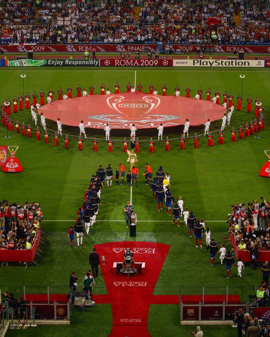 UEFAチャンピオンズリーグさんのインスタグラム写真 - (UEFAチャンピオンズリーグInstagram)「🏆 🤩 Who scored the goals in this #UCL final? 🤔」11月19日 23時02分 - championsleague