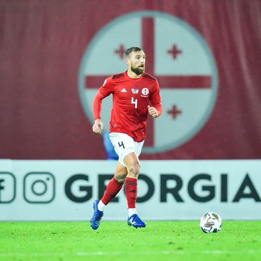 のインスタグラム：「ეს ძალზედ რთული მომენტია პირადად ჩემთვის, ისევე როგორც მთელი გუნდისთვის. ჩვენ დიდი იმედით ვიყავით, თუმცა, ბოლო სამმა თამაშმა ჩვენ მხოლოდ ტკივილი და იმედგაცრუება მოგვიტანა. ვწუხვარ,რომ ვერ შევძელით გულშემატკივრების ოცნების რეალობად ქცევა. ყველაფერი რაც ჩვენ ბოლო წლებში შევქმენით, ორ მატჩში დავკარგეთ. ასეთია ფეხბურთი - ყველაფერი წამებში იცვლება. დღევანდელი ტკივილი, ხვალ უკვე ახალმა იმედმა შეიძლება ჩაანაცვლოს. მე კი ნამდვილად მჯერა წარმატებული მომავლის. მადლობა თითოეულ გულშემატკივარს, რომელთაც ამ პერიოდში დიდი მხარდაჭერა და საოცარი გვერდში დგომა გვაჩვენეს. /  This is a difficult moment for me and the team. We hoped for so much more than this, and the last three games have given us only pain and disappointment. I am so sorry to the fans, for letting them down and not making their dream come true. Everything we built up in the last years, was lost in two games. I guess that’s football, in a second everything can change. It can be so painful, but it can also give hope again. And I really hope and believe in the future.」