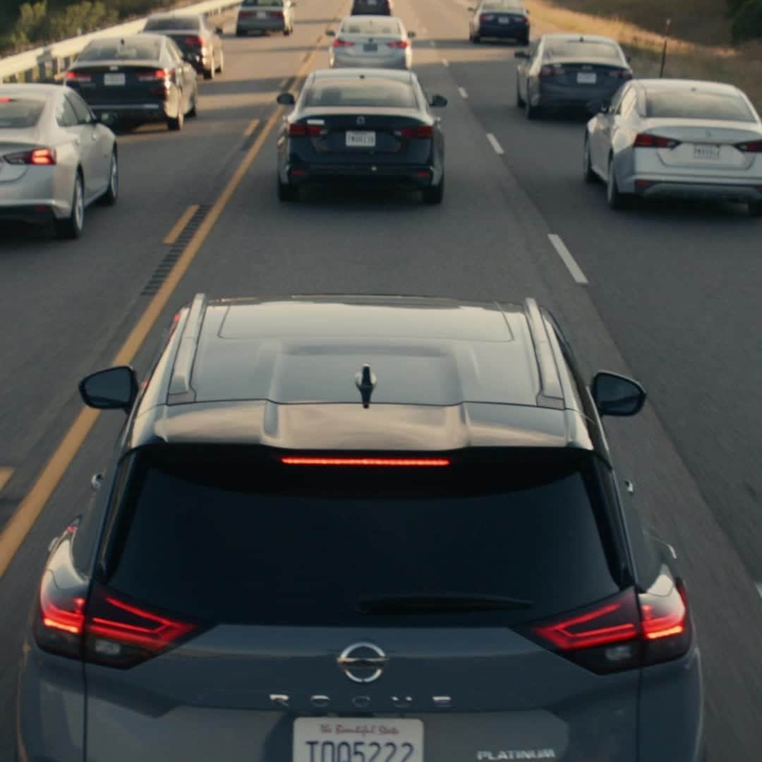Nissan USA Official Instagram accountのインスタグラム：「Prepare to be noticed. #NissanRogue2021 #RogueGoneRogue」
