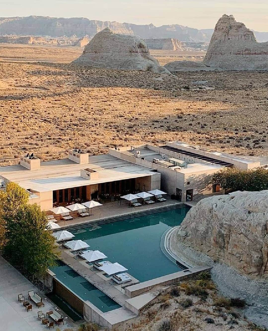 BEAUTIFUL HOTELSさんのインスタグラム写真 - (BEAUTIFUL HOTELSInstagram)「A remote hideaway tucked in the dramatic canyons of the American Southwest, who would want to leave? 🌄 Amangiri, which means "peaceful mountain" offers a 600-acre sanctuary in Navajo Country, Utah. 🇺🇸  Guests are treated to a serious wow-factor, with suites that match the natural landscape, stunning views, a glam swimming pool, and a serene spa. If you're a fan of sunsets, book the Mesa Pool Suite as it catches the rose-gold hues over the Utah desert. 🎴  Is a stay at Amangiri on your bucket list? ✨  📸 @mamaishaute @paulinawilltravel @the_wally_llama @pandora_rara 📍 @amangiri, Utah」11月19日 23時09分 - beautifulhotels