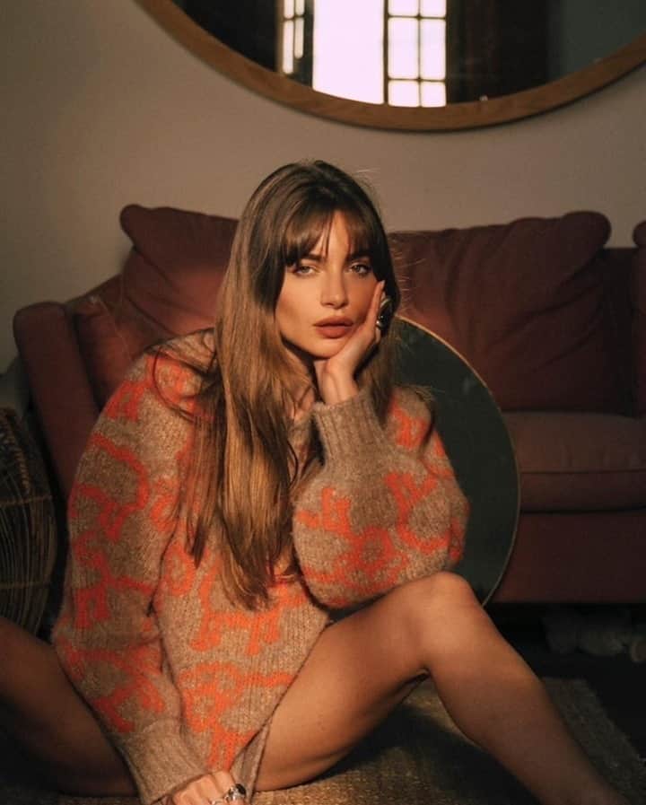 のインスタグラム：「Let's get comfy at home with a warm sweater like the outstanding @maralafontan in our MONMOUTON sweater 🧶⁠ -⁠ #PaulandJoe #TribuPJ #AW20 #FW20 #Sweater #Comfy #Cosy #Fashion」