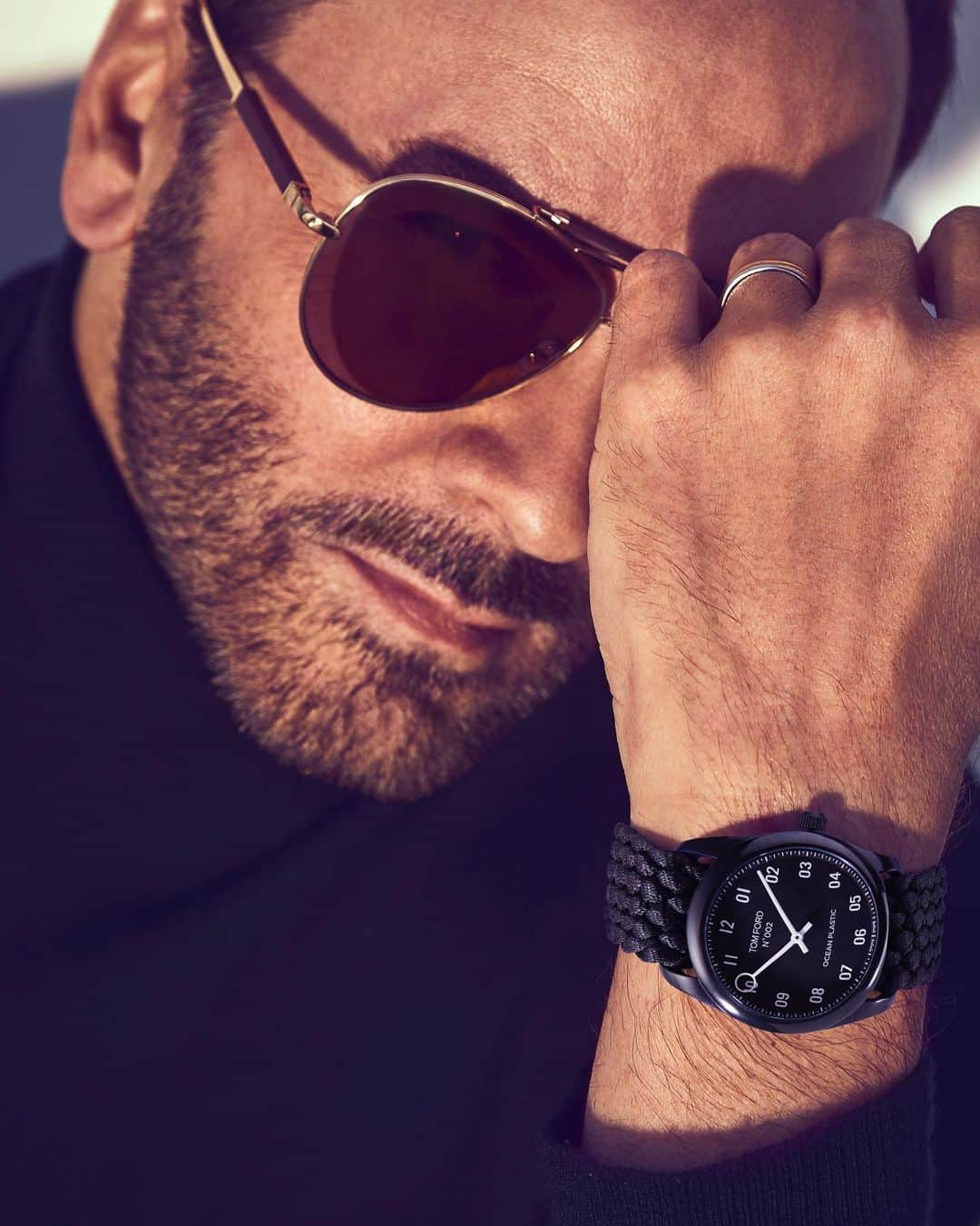 トムフォードさんのインスタグラム写真 - (トムフォードInstagram)「“In my opinion, ethical luxury is the greatest luxury of all” – Tom Ford. Introducing the TOM FORD Ocean Plastic Timepiece – the first luxury timepiece made from 100% Ocean Plastic. #TOMFORD #TFTIMEPIECES #TFOCEANPLASTIC」11月19日 23時18分 - tomford