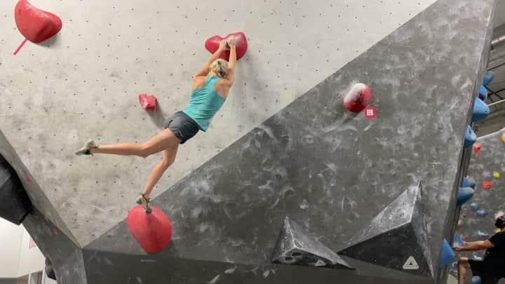 シエラ・ブレア・コイルのインスタグラム：「Want to see what I have been up to while I’ve been training in Arizona this past week? Download @myclimbapp to follow my climbing workouts and start logging your own 😎 #LearnTrainClimb #LogAnyClimbAnywhere」