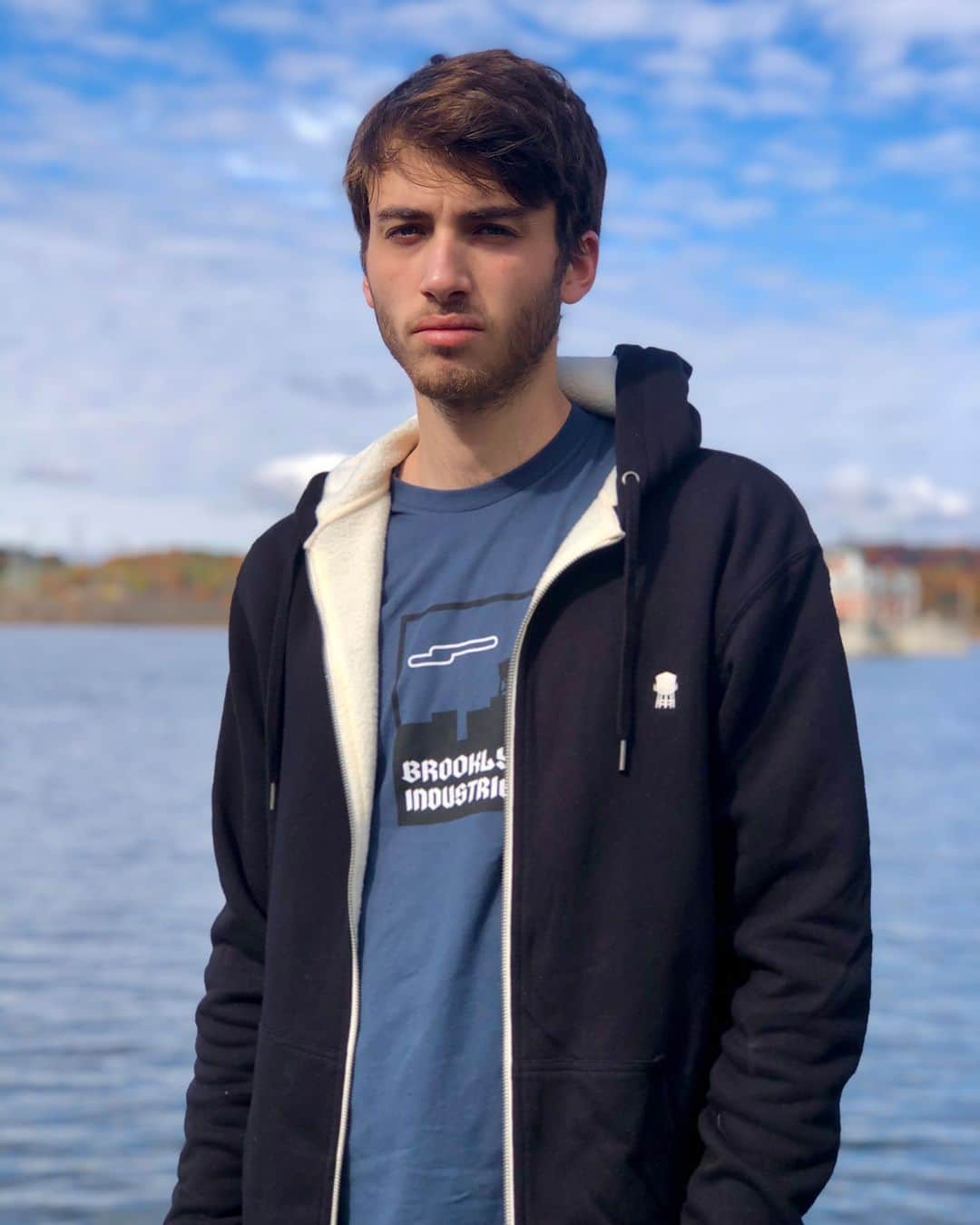 ブルックリンインダストリーズのインスタグラム：「Aslan riverside in the Unisex Watertower Sherpa Hoodie.    #brooklynindustries #unisexclothing #liveworkcreate」
