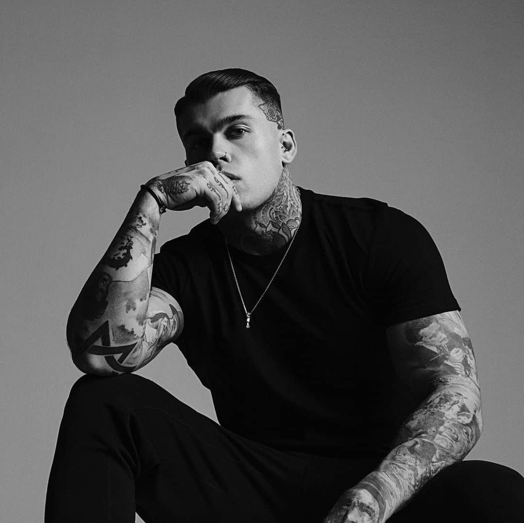 ステファン・ジェームスのインスタグラム：「tommorow is not promised @fashionnovamen」