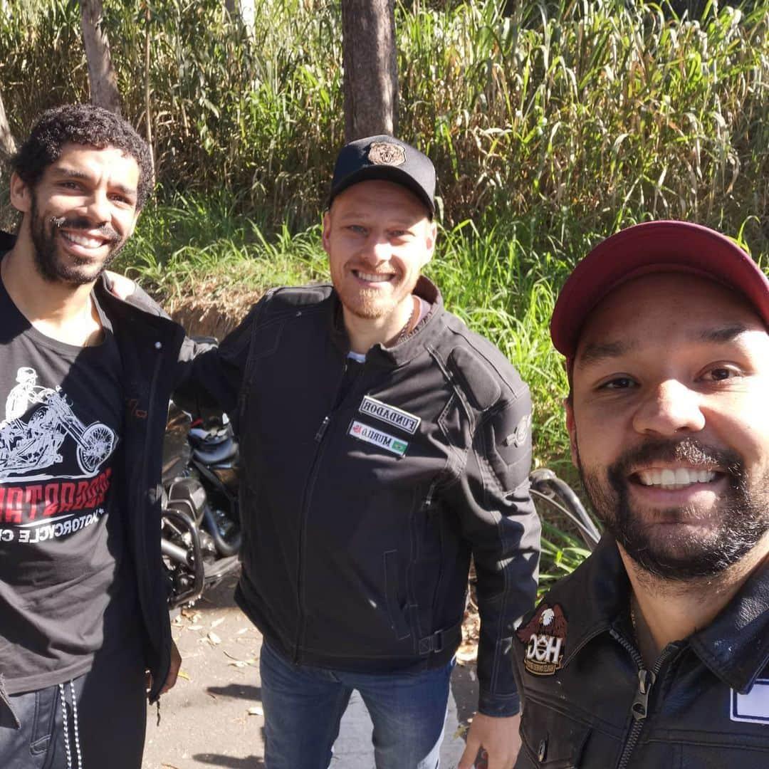 ウィリアム・アルジョナさんのインスタグラム写真 - (ウィリアム・アルジョナInstagram)「#tbt @desgastadosmc rolezinho de motoca na estrada dos romeiros!! Aoooooo coisa boa!!」11月20日 0時08分 - william_elmago_arjona