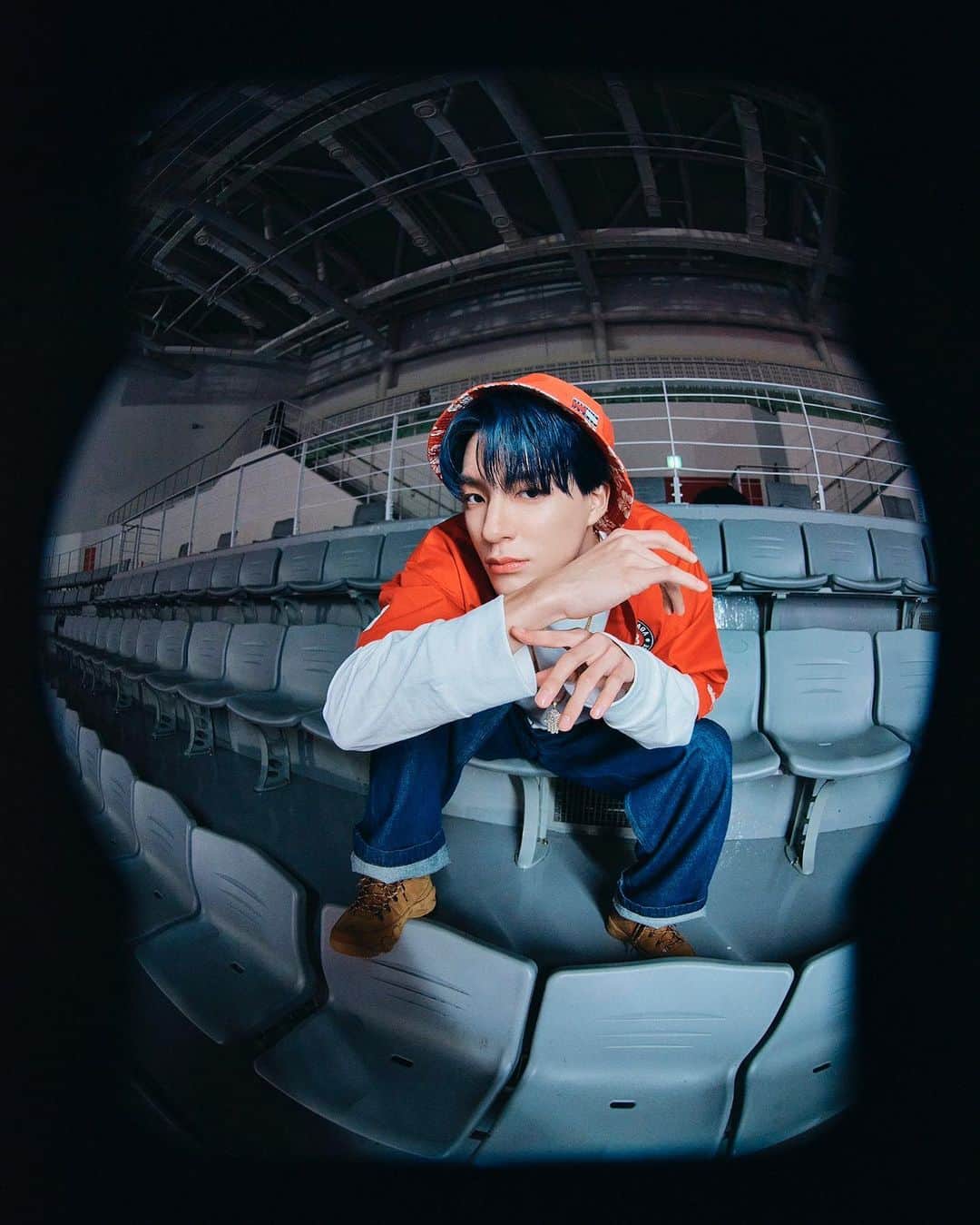 ジェノのインスタグラム：「90’s Love #JENO ••• his nails r so pretty!!! ____  < #엔시티드림 #엔시티 #이제노 #제노 #wayv #nct2020_resonance #LeeJeno #jeno #marklee #haechan #donghyuck #winwin #sungchan #ten #yangyang #nct2020 #nct #nctdream #nctu #nct127 #kpop #nctjeno >」