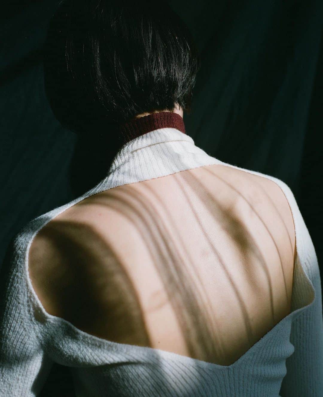 KAINO Yuのインスタグラム：「服部くんの展示が原宿のbookmarcで12/3まで開催してます⚪️⚪️⚪️ 私も少しいます。是非見てみてね〜 いつもありがとう @kyoheihattori」