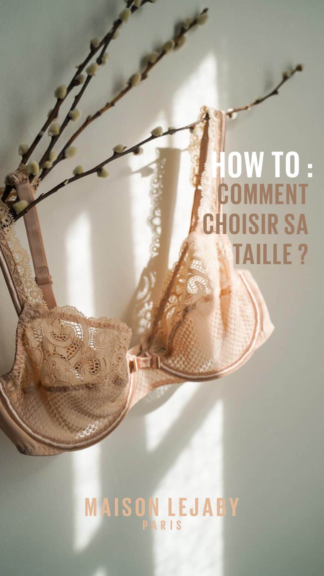レジャビーのインスタグラム：「Comment puis-je choisir la bonne taille de soutien-gorge ? Et pour les bas de lingerie ?   Des questions que beaucoup se posent à juste titre très souvent !  Aujourd’hui, nous retrouvons Sophie, directrice de la boutique MAISON LEJABY de Lyon, pour un tutoriel de comment prendre correctement ses mesures pour choisir sa taille de soutien-gorge et de culotte, tanga, ou tout autre bas en général.  La taille du Soutien-gorge :   Pour ce qui est de la première mesure (75, 85, 90 etc.), mesurez votre tour de dos, en prenant bien la mesure au creux de la poitrine, puis ajouter 15 (norme de la corseterie française). Par exemple si votre tour de dos mesure 70 cms, en ajoutant 15, vous prendrez donc un 85.  Pour ce qui est de la profondeur du bonnet (A, B, C etc.), à nouveau réalisez le même geste au niveau de la poitrine à présent, et mesurez. Fiez-vous ensuite aux différents paliers : de 70 à 75 cms, bonnet A. De 75 à 80, bonnet B. De 80 à 85, bonnet C etc.  Pour la taille des bas :  Pour un slip ou un tanga, optez pour une taille au-dessus de votre taille de pantalon pour plus de confort. Par exemple pour un 36, prenez un 38, soit une taille 2 chez MAISON LEJABY.  Pour une culotte ou une gainette, prenez votre taille de pantalon habituelle.   Prenez soin de vous,  L’équipe MAISON LEJABY 💕」