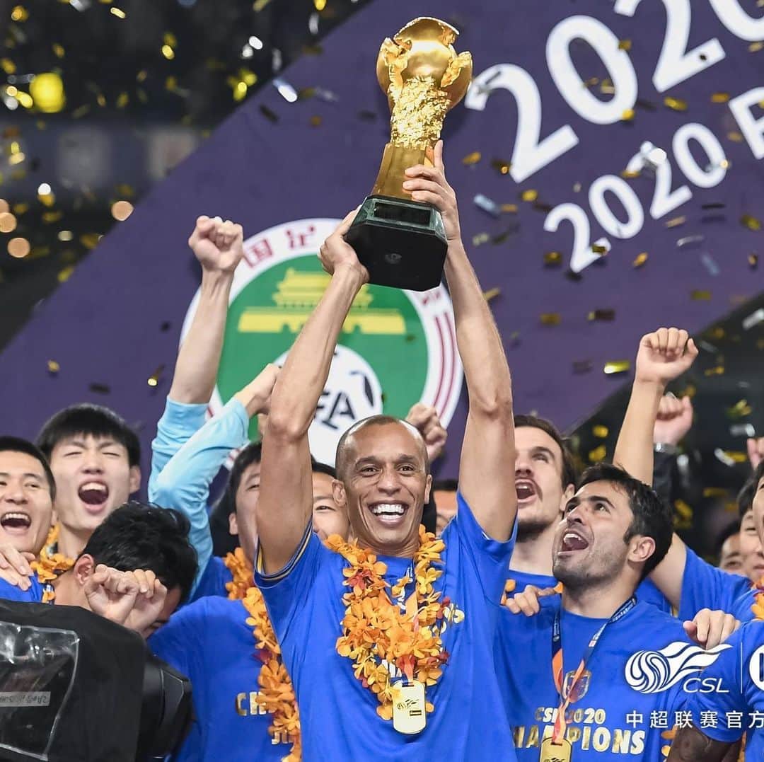 ミランダのインスタグラム：「#tbt  uma semana da conquista 🇨🇳 🇧🇷 🏆」