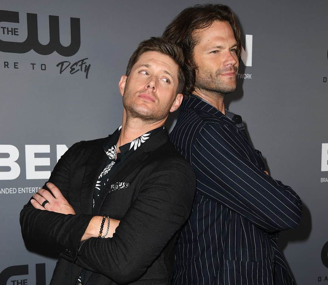 People Magazineさんのインスタグラム写真 - (People MagazineInstagram)「As Supernatural comes to an end, we're throwing it back to Jared Padalecki and Jensen Ackles' best moments of brotherly love during the show's 15 years. ❤️ Tap the bio link for more on the onscreen brothers and offscreen friends' close bond. 📷: Jack Rowand/The CW, Getty Images」11月20日 0時39分 - people