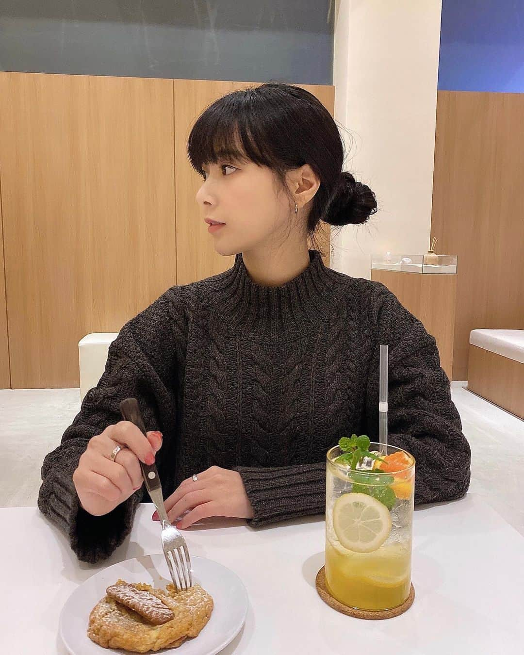 キム・ダエさんのインスタグラム写真 - (キム・ダエInstagram)「🍹 + 🍪  #rubymare #viaone #루비메이어 #비아원」11月20日 0時42分 - d.yea