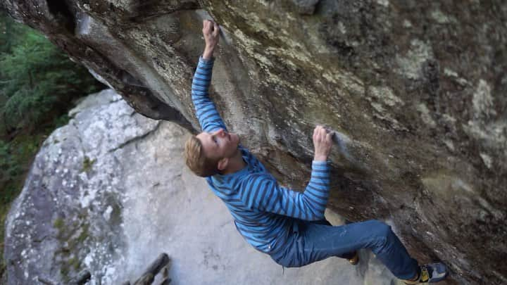 ヤコブ・シューベルトのインスタグラム：「Full first ascent of ‚La Force Tranquille direct‘ [8C] is up on my YouTube channel (link in profile). Proud line, perfect rock and amazing movement, it doesn’t get any better than this! 🙏 • Footage from @michael.piccolruaz 🔥 • #rockclimbing #bouldering #climbingvideo #magicwood @mammut_swiss1862 @lasportivagram @raiffeisen @innsbrucktourism @thecrag_worldwide @heeressportzentrum」