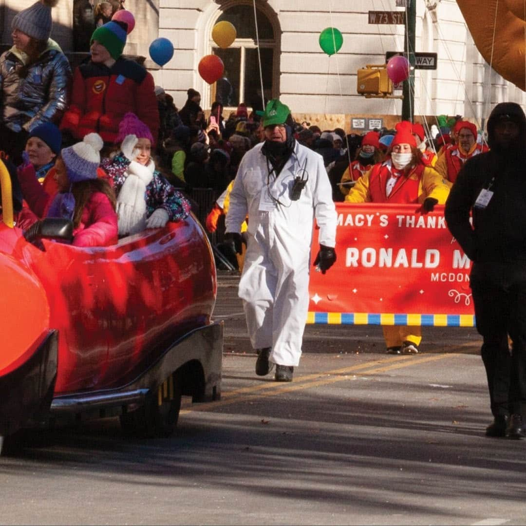 ドナルドさんのインスタグラム写真 - (ドナルドInstagram)「Guess what? it's that time of year again! #MacysParade」11月20日 0時58分 - ronaldmcdonald