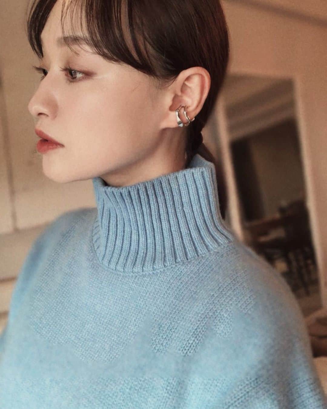 田中マヤさんのインスタグラム写真 - (田中マヤInstagram)「イヤーカフ✨重ねづけ👂 MARIA BLACK＋UNITED ARROWSのコラボアクセ✨ ・ 色んな組み合わせが楽しめて ゴールドとの組み合わせも可愛かったけど、 シルバーにしたよ✨✨ ・ @mariablackjp  @escapers_online  ・ #イヤーカフ #重ねづけ #マリアブラック #mariablack #コラボ #earcuff #silver #이어커프 #악세사리」11月20日 11時51分 - tanakamaya__official