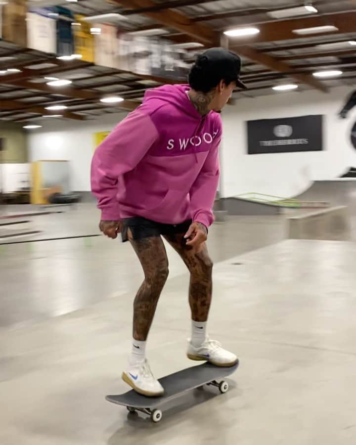 ナイジャ・ヒューストンのインスタグラム：「Few tricks and the bros🤍」