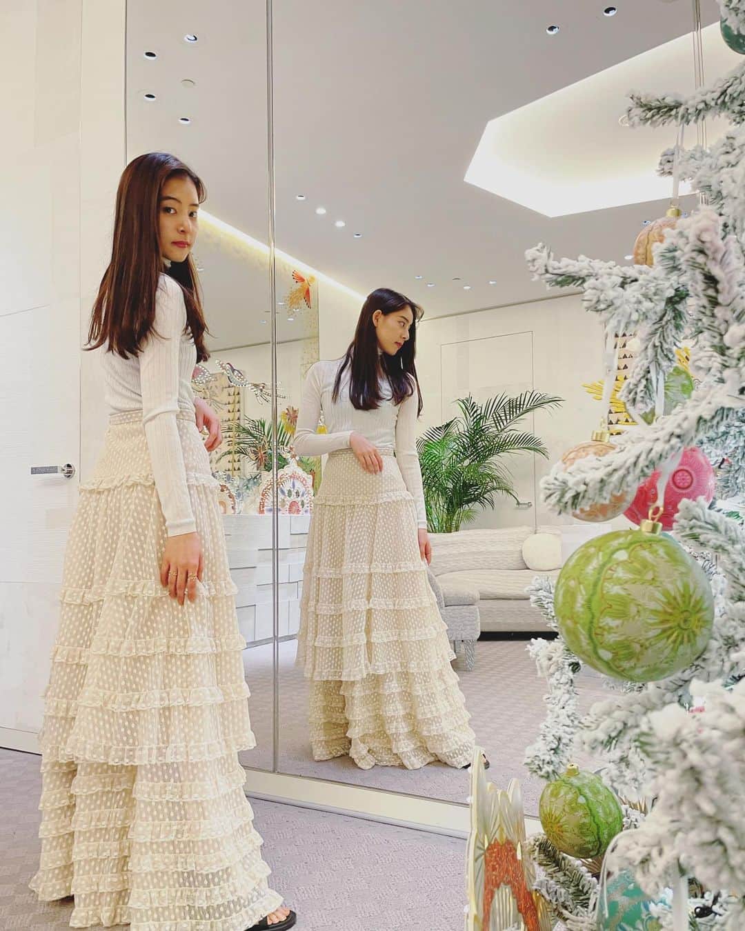新木優子さんのインスタグラム写真 - (新木優子Instagram)「@dior  夢のような空間で素敵なお洋服を身に纏えて幸せ、、♡  もうすぐ、、、🎄♡」11月20日 10時51分 - yuuuuukko_