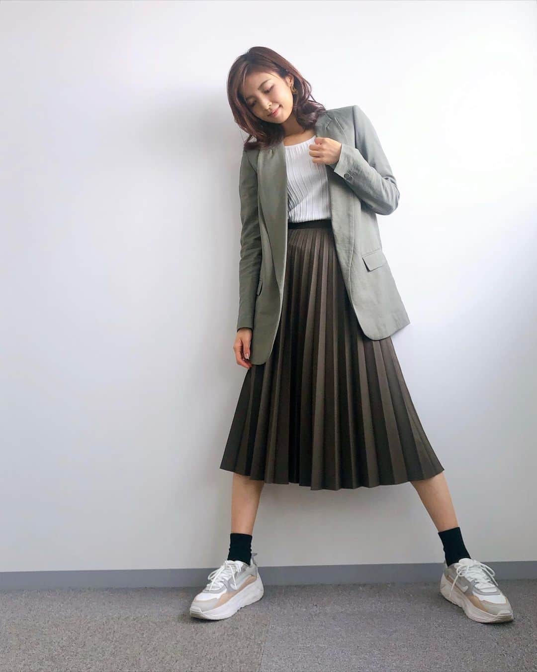 芝彰子さんのインスタグラム写真 - (芝彰子Instagram)「✔️ green×green . . #outfit #fashion #fastfashion #import  #なんかすっごい笑ってた😂」11月20日 10時51分 - akiaki1221