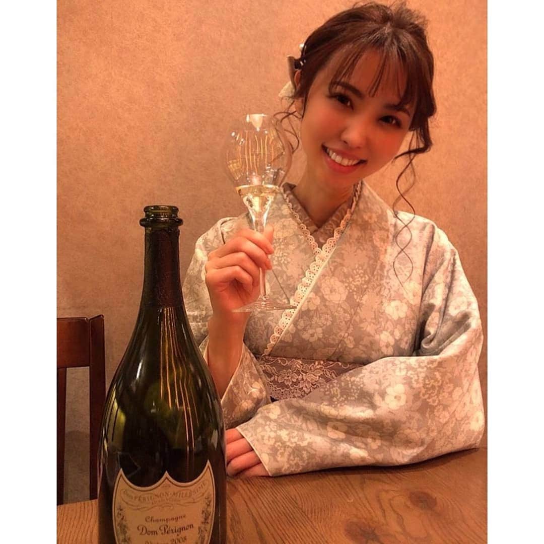 垰智子さんのインスタグラム写真 - (垰智子Instagram)「抗酸化作用のあるお水として注目されてるπwaperplus のイベントに参加してきました✨ . ミシュラン星獲得のレストランなどで広く使われているお水なんだけど、おうち時間が増えた今、自宅設置が可能に.。o○ . 美味しいお料理を作るのにお水はとっても大事で抗酸化作用の強いπwaperで作ると味だけでなく、美容にも健康にもいいの💕 . 今回 @lavasaracg でのお料理はすべてπwaperplusを使って作られたものだったんだけど、どれもとっても美味しかったぁ🍽 . しかも、レストランには @vasara_asakusa の着物レンタル施設も併設されてるから、着物を着て浅草グルメを堪能出来るの✨ . 身体の免疫力を高めたい今だからこそ、毎日口にするお水やお料理ってすごく大切だなって実感😉 . 健康に気をつけて今日もがんばろー☺ . . #πwaperplus #vasara #cafeandgrill #asakusa #water #antioxidants #ete #originalbottle #food #foodgram #浅草 #着物 #浅草めぐり #kimono #restaurant」11月20日 10時52分 - taotao_tomo