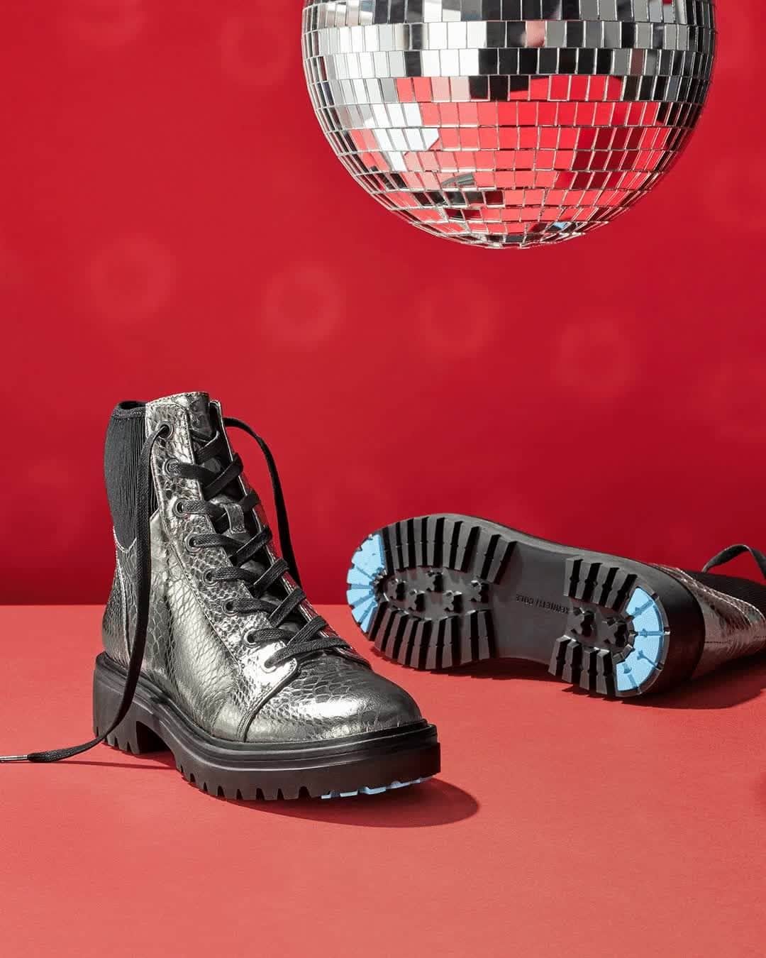 ケネスコールのインスタグラム：「As the world tries to get a grip on the pandemic, don’t slip up. Wear a mask and our Rhode metallic combat boot with our POLAR-GRIP anti-slip technology. #StaySafe #StayStanding #FallStyle  When you shop at KennethCole.com, we’ll donate to The New York Public Library in support of The Harry Belafonte Black Liberation Speaker Series. Info link in bio.」