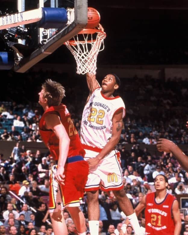 カーメロ・アンソニーのインスタグラム：「Been in this game for a minute but still feel like the same kid #TBT #STAYME70」