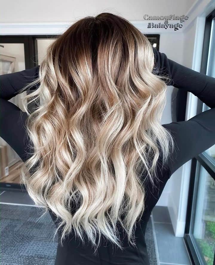 CosmoProf Beautyさんのインスタグラム写真 - (CosmoProf BeautyInstagram)「@camouflageandbalayage is always causing serious #HairEnvy 💛 ⁣November 15th-21st, B2G1 FREE Schwarzkopf 2.02 oz. TBH - True, Beautiful, Honest Permanent Hair Color Shades at Cosmo Prof⁣⁣⁣⁣ ⁣⁣⁣⁣⁣ "I colored her gray first using Schwarzkopf TBH - True, Beautiful, Honest Permanent Hair Color 5-06, 6-06 with 20 volume⁣. Followed by Schwarzkopf Igora Vibrance 9,5-1 with 6 volume."⁣⁣⁣⁣⁣ ⁣⁣⁣⁣ SHOP Schwarzkopf TBH - True, Beautiful, Honest Permanent Hair Color Shades via #LinkInBio⁣⁣⁣⁣ ⁣⁣⁣⁣ #repost #schwarzkopfusa #schwarzkopfpro #igoravibrance #cosmoprofbeauty  #licensedtocreate⁣ #blondehair #blondespecialist #blondes #blonding #rootyblonde #blondebalayage #balayagespecialist #balayageartist #balayagedandpainted #balayagecolor #balayagehair」11月20日 3時00分 - cosmoprofbeauty