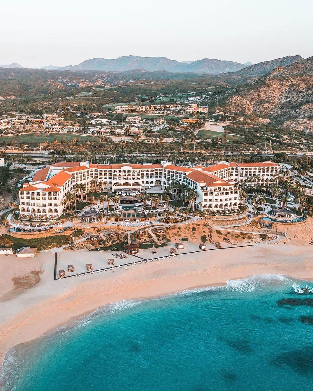 Earth Picsさんのインスタグラム写真 - (Earth PicsInstagram)「5 reasons why @hiltonloscabos is the safest hotel to stay in Los Cabos Mexico 🇲🇽  .  1)Hilton created their CleanStay program which builds on their already rigorous cleaning standards to provide complete peace of mind when you stay at any of Hilton’s 18 brands.  2)In accordance with CDC and WHO guidelines, they are requiring face coverings in all indoor public areas of all hotels throughout the U.S., the Caribbean and Latin America, for guests and Team Members.  3)Changes to hotel dining - include contactless delivery by providing designated pick-up spots, spacing tables and chairs to promote social distancing, and Grab & Go, pre-plated and individually portioned options as alternatives to open breakfast and buffet service.  4)Guests will find disinfecting stations with wipes and hand sanitizer available throughout their properties  5) Team members have received an extensive orientation on new procedures and protocols. Team members are required to perform self-screenings at home and a contactless temperature check at the Team Member entrance before beginning work. During their shifts, Team Members are encouraged to wash hands/disinfect frequently, maintain physical distancing, and limit in-person interactions. Face masks are required for team members at all times while in guest-facing areas. #safetotravel #travelsafe #earthpix」11月20日 3時08分 - earthpix