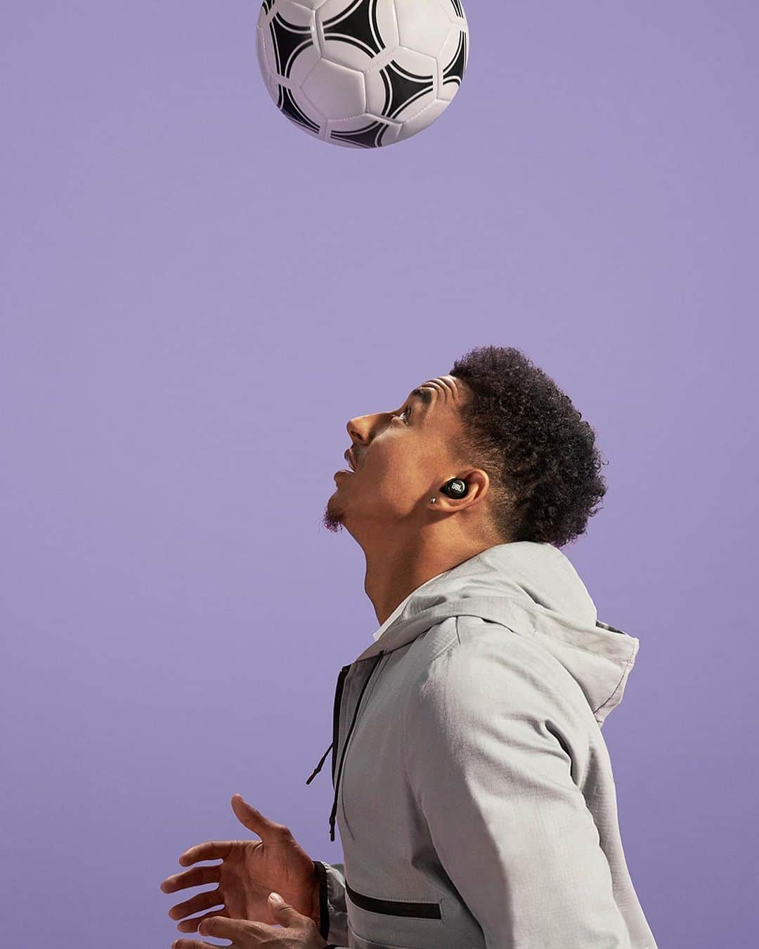 ジェシー・リンガードさんのインスタグラム写真 - (ジェシー・リンガードInstagram)「When the ⚽ drops. The music starts #SoundThatFitsYou #JBL 🤘🏾@jblaudio_uk @jblaudio_eu」11月20日 3時21分 - jesselingard