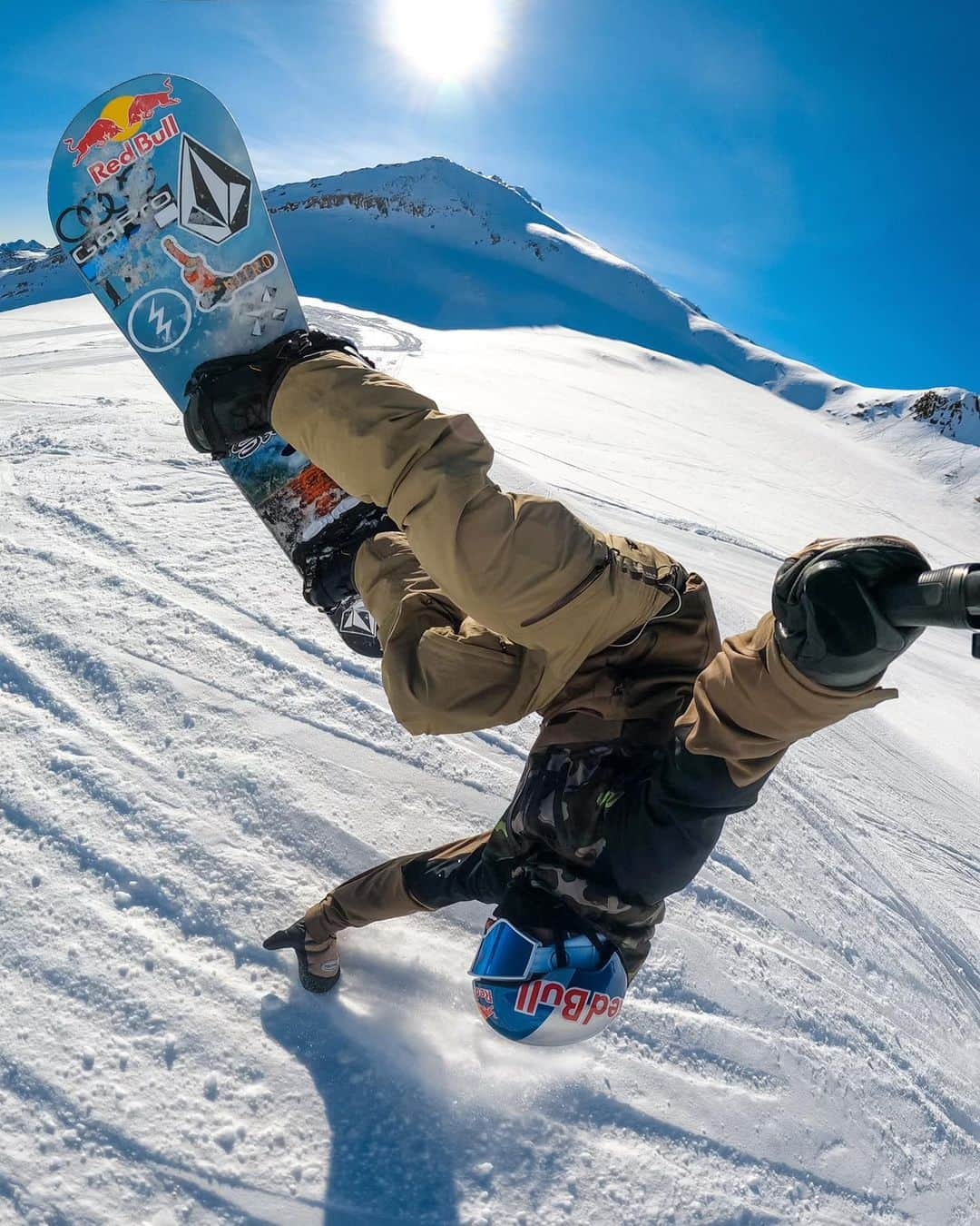 マルクス・クリーブランドさんのインスタグラム写真 - (マルクス・クリーブランドInstagram)「Guess the trick🤔 @gopro / @fischi666  #Hero9 #snowboarding」11月20日 3時30分 - marcuskleveland