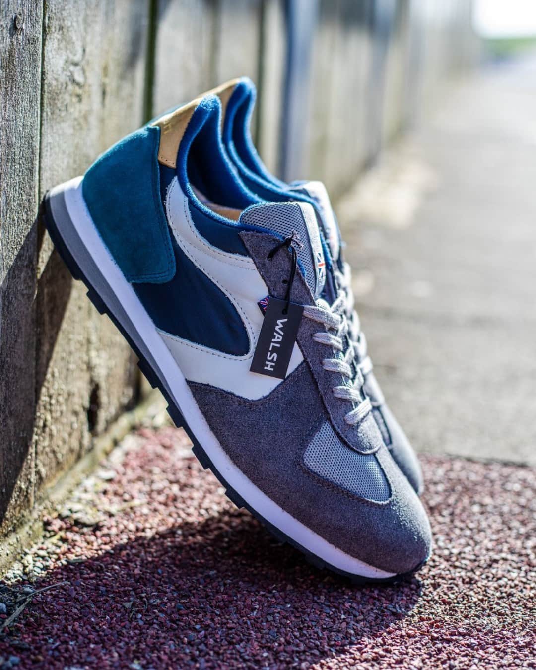 ウォルシュのインスタグラム：「Shop our New Glory in our Black Friday Sale 🤑 . . . #normanwalshuk #normanwalsh #britishmanufacturing #madeinbritain #ukmfg #shoes #footwear #sneakers」