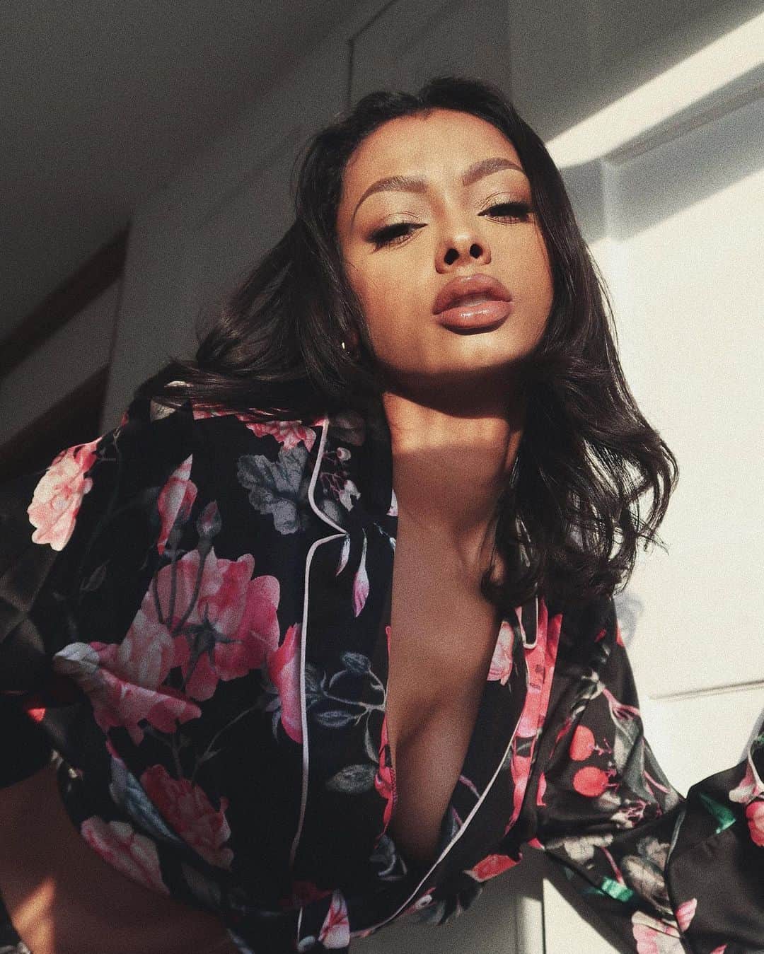 ジェイデ・ピアスのインスタグラム：「Pyjamas from @victoriassecret holiday collection! #AD」