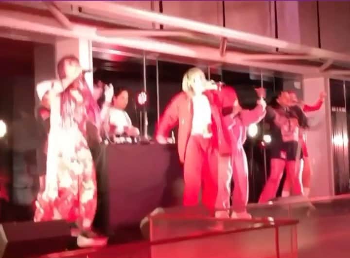 あっこのインスタグラム：「歌詞忘れてもつよつよ」