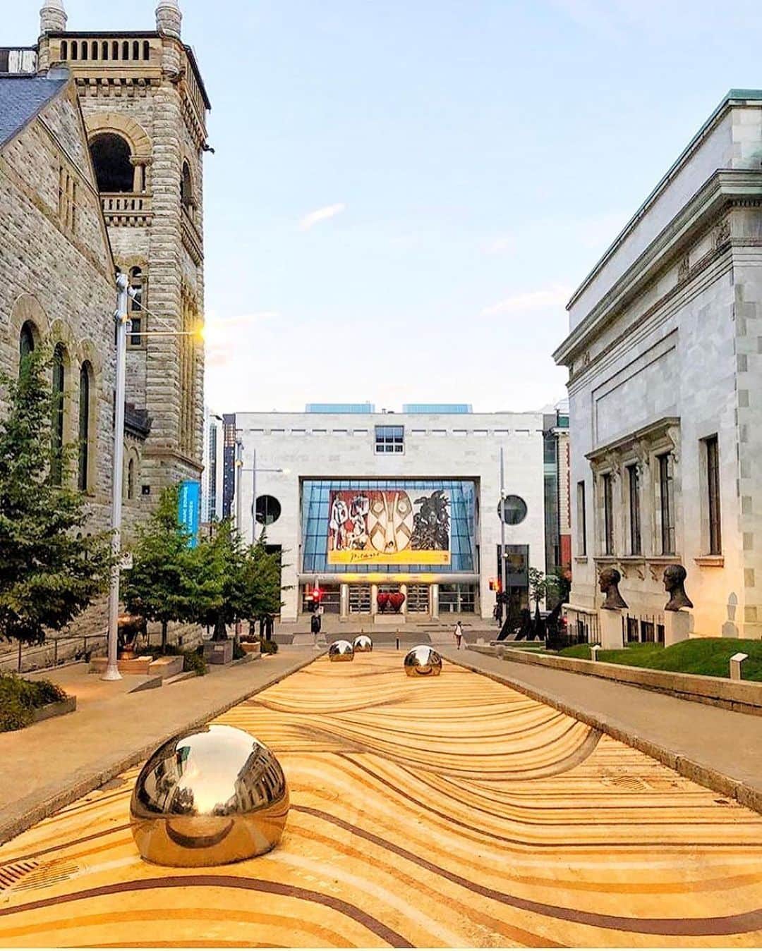 Explore Canadaのインスタグラム：「Today's #CanadaSpotlight is on museums in Canada!⁠⠀ ⁠⠀ There’s nothing quite like wandering the halls of a museum, seeing artefacts and art spanning hundreds, even thousands of years. Here are some of our favourite museums across Canada, which you can also experience virtually to get that culture fix from the comfort of your own home:⁠⠀ ⁠⠀ ❤️ The Montreal Museum of Fine Arts, Montreal, Quebec (@mbamtl). With over 41,000 works in its collection, this art museum represents pieces from all areas of the art world, including traditional fine arts, music, film, fashion and more. ⁠⠀ 💛 The Glenbow Museum (@glenbowmuseum), Calgary, Alberta. This culture hub features rare artefacts, photographs, historical documents and artwork of all kinds that helped shape Calgary into the place it is today.⁠⠀ 💙 Audain Art Museum (@audainartmuseum), Whistler, British Columbia. Experience a visual journey through the history of art from British Columbia, from the traditional works of the province’s First Peoples through to contemporary artists.⁠⠀ 💜 The Royal Ontario Museum (@romtoronto), Toronto, Ontario. The biggest museum of world cultures and natural history in Canada, the ROM houses exhibits that range from dinosaurs to ancient Egypt to Canada’s First Nations. ⁠⠀ ⁠⠀ Do you have a favourite Canadian museum? Check out the websites of these incredible museums for more information on COVID-19 safety measures and how you can experience them virtually! #ExploreCanada #CanadaNice⁠⠀ ⁠⠀ *Know before you go! Check the most up-to-date travel restrictions and border closures before planning your trip and if you're travelling in Canada, download the COVID Alert app to your mobile device.*⁠⠀ ⁠⠀ 📷: ⁠⠀ ⁠⠀ 1.	@madamize⁠⠀ 2.	@anuradhabatabyal⁠⠀ 3.	@nicolepwhui⁠⠀ 4.	@heyjeremey⁠⠀ ⁠⠀ 📍: ⁠⠀ 1.	@montreal, @tourismequebec⁠⠀ 2.	@tourismcalgary, @travelalberta⁠⠀ 3.	@gowhistler, @hellobc⁠⠀ 4.	@destination_toronto, @ontariotravel⁠⠀ ⁠⠀ #MTLmoments #BonjourQuebec #CaputureCalgary #ExploreAlberta #OnlyInWhistler #ExploreBC #SeeTorontoNow #DiscoverON⁠⠀」