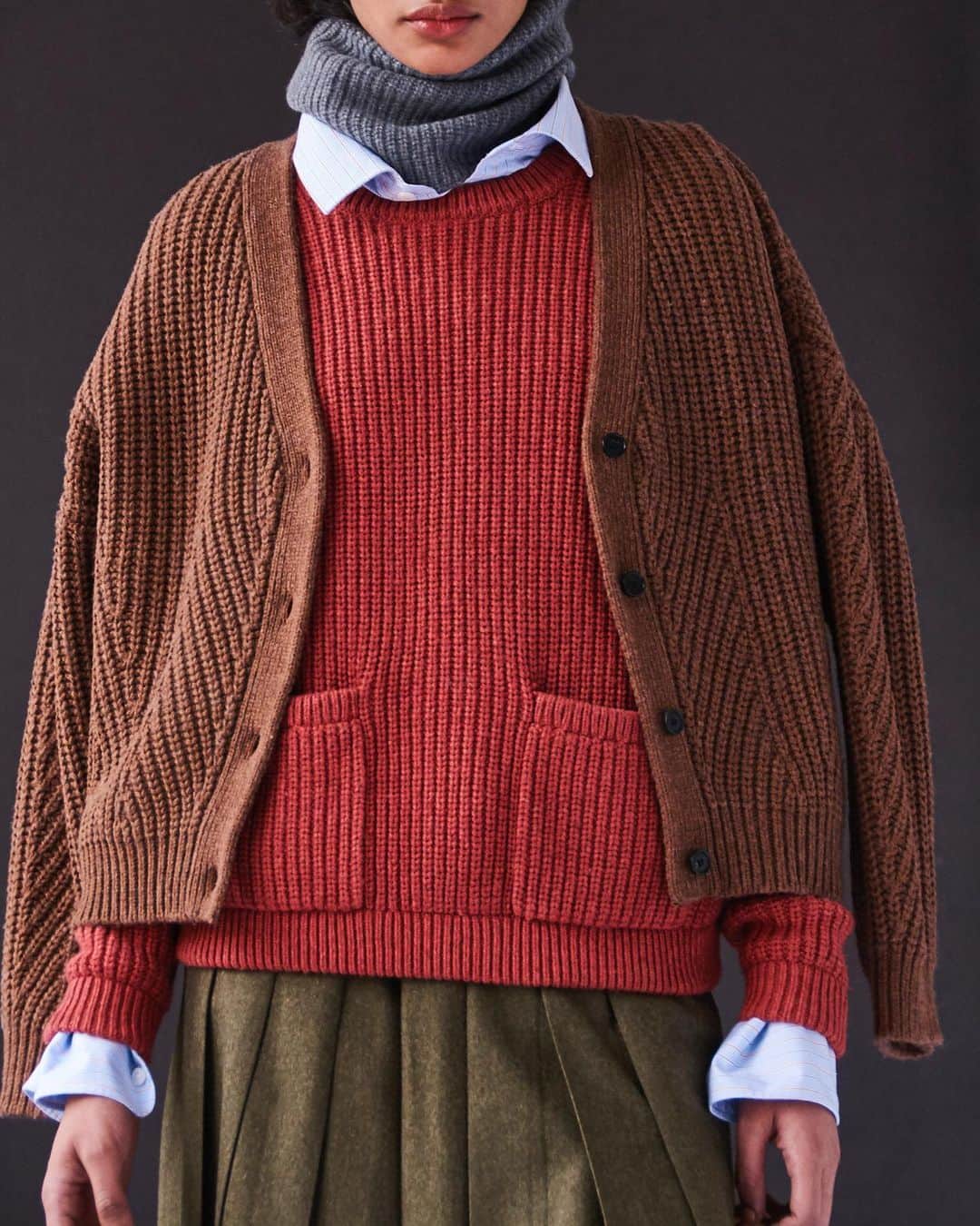 のインスタグラム：「Time to layer up🧣#newarrivals #cardigan #neckwarmer #merinowool #knitwear」
